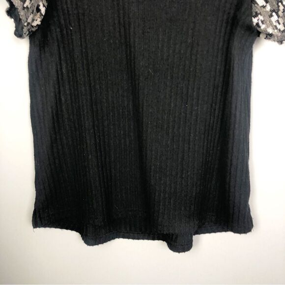THML | Animal Print Leopard Sequin Flutter Sleeve Black Top Women’s Size Medium - Picture 4 of 9